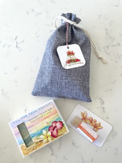 Holiday Hawaiian Soap Gift Pack with Hawaiian Beeswax Lip Balm // 1 x Soap and 1 x Lip Balm Combo - Image 3
