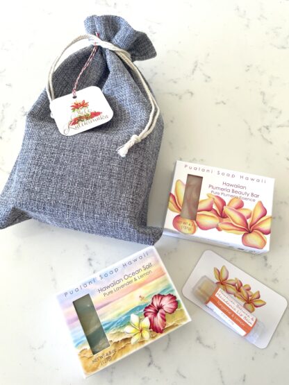 Holiday Hawaiian Soap in Gift Bag with Hawaiian Beeswax Lip Balm // 2 x soap bars and 1 x lip balm - Image 12