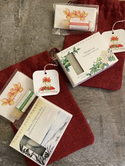 Holiday Hawaiian Soap Gift Pack with Hawaiian Beeswax Lip Balm // 1 x Soap and 1 x Lip Balm Combo - Image 4